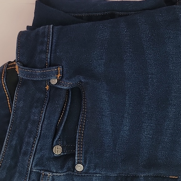 Tahari Skinny Jeans/ 4/27. - Picture 9 of 9